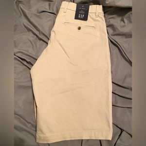 GAP Flex shorts size 32